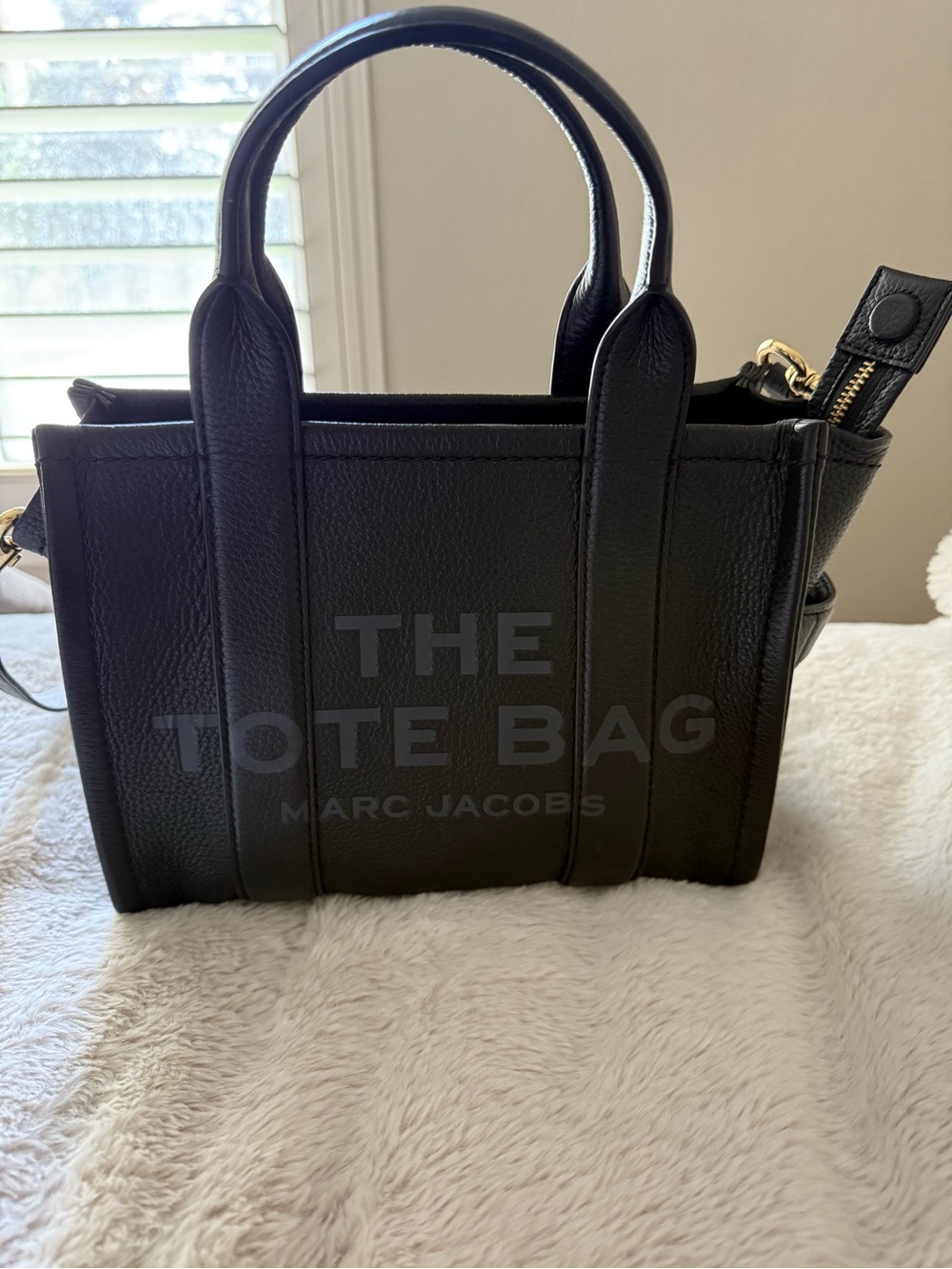 Authentic Marc Jacobs The Leather Small Tote Bag